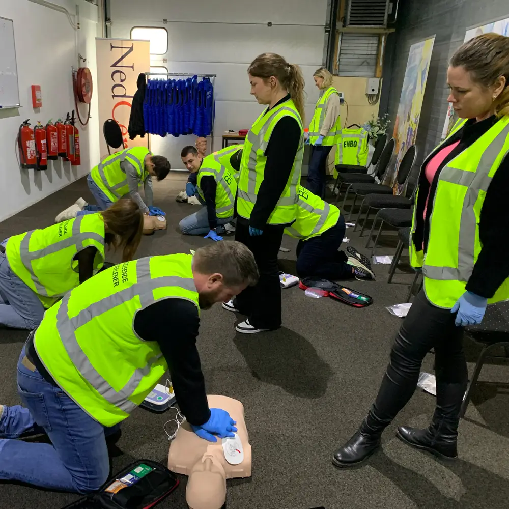 reanimatie training tijdens BHV-cursus op locatie Leeuwarden NedCert